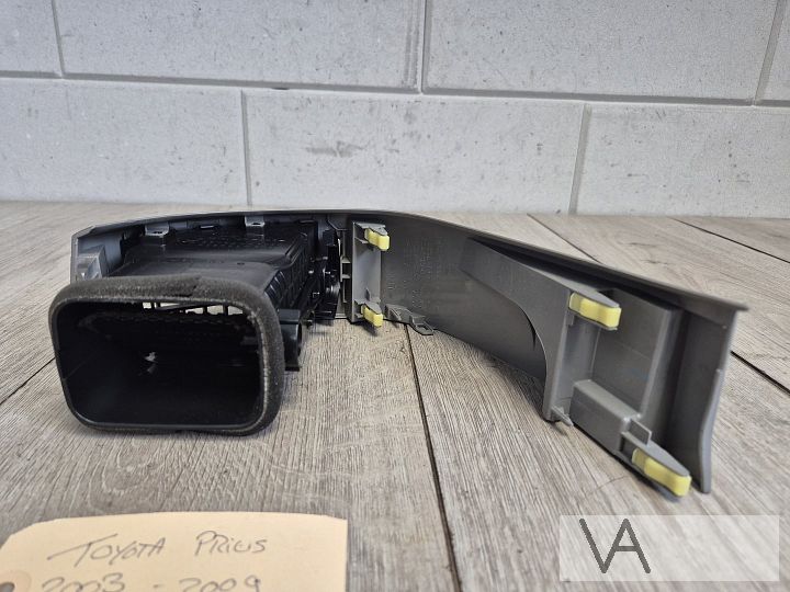 Luchtrooster links van stuur Toyota Prius 2003 - 2010 €50 – Foto 5