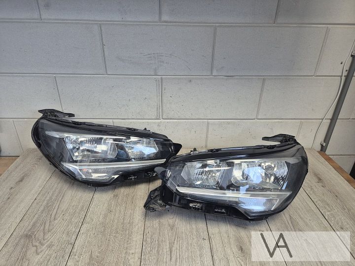 Koplamp links van Opel Corsa F 2019 - 2025 39162648 €100