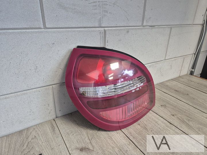 Achterlicht links van Nissan Almera hatchback 2000 tot 2003 – Foto 2