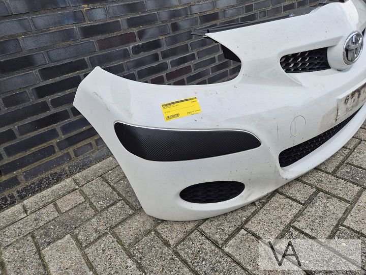 Voorbumper bumper voor Toyota Aygo 2005 - 2012 wit €150 – Foto 3