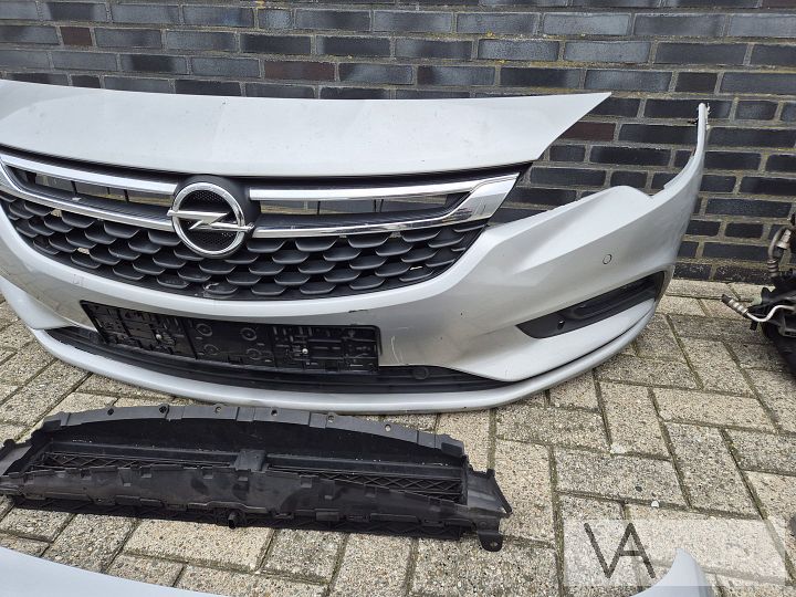 Voorkop compleet van Opel Astra K 2015 - 2021 zilver €1250 – Foto 6