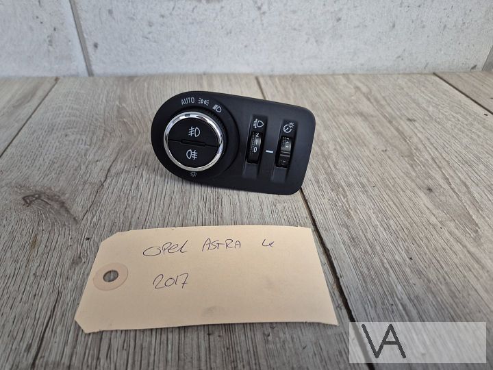 Lichtschakelaar van Opel Astra K 2015 - 2021 39050757 €20