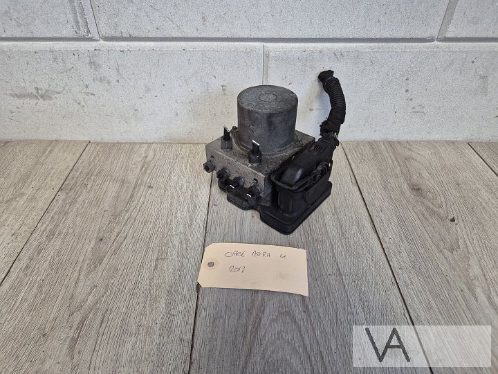 ABS pomp van een Opel Astra K 2015 - 2021 39054664 a62 €40