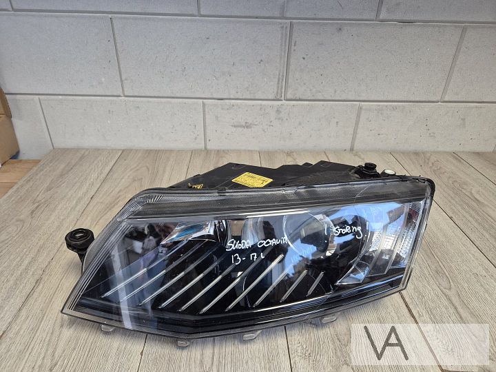 Koplamp links XENON van Skoda Octavia 2013 - 2016 5e1941015b