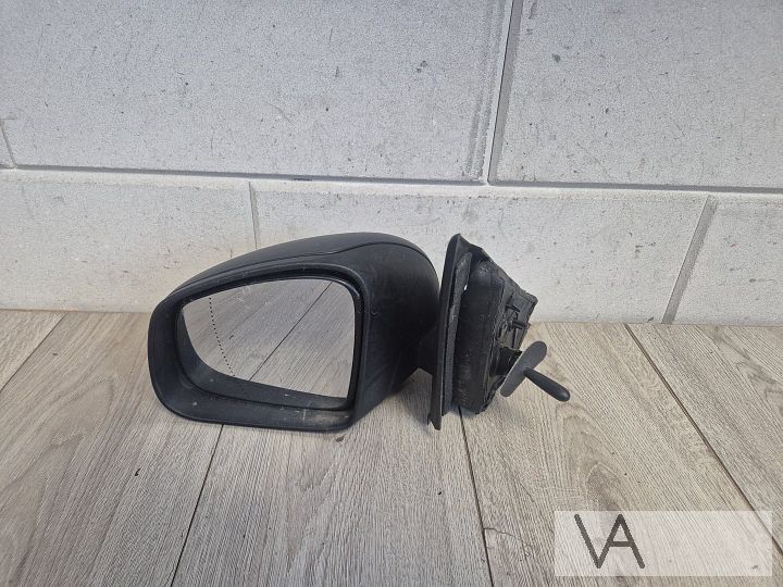 Spiegel links van Renault Twingo 3 2016 - 2022 handmatig €30