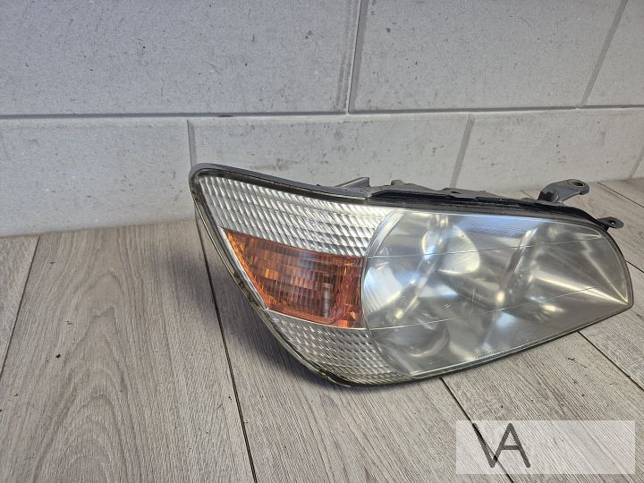 Koplamp rechts van Lexus IS is200 is300 1999 tot 2005 €100 – Foto 2