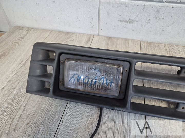 Grille met mistlampen van Hyundai Pony 1984 - 1989 FG74 €75 – Foto 5