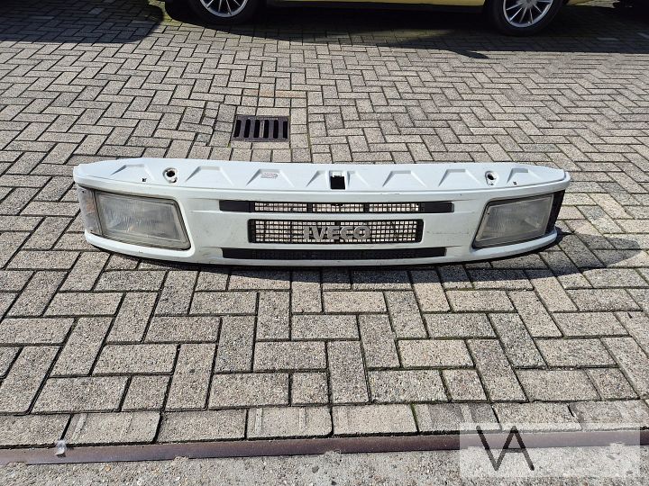 Voorfront met koplampen van Iveco Daily 1991 - 1999 wit €150