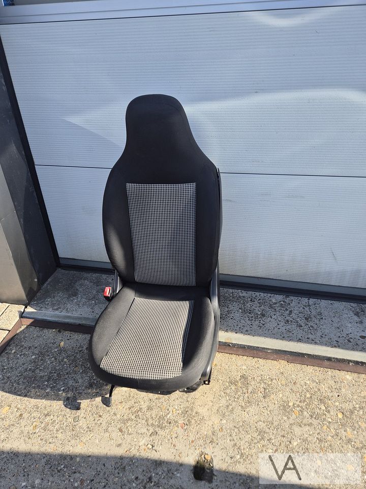 Stoel linksvoor van Renault Twingo 3 2015 - 2022 nette staat