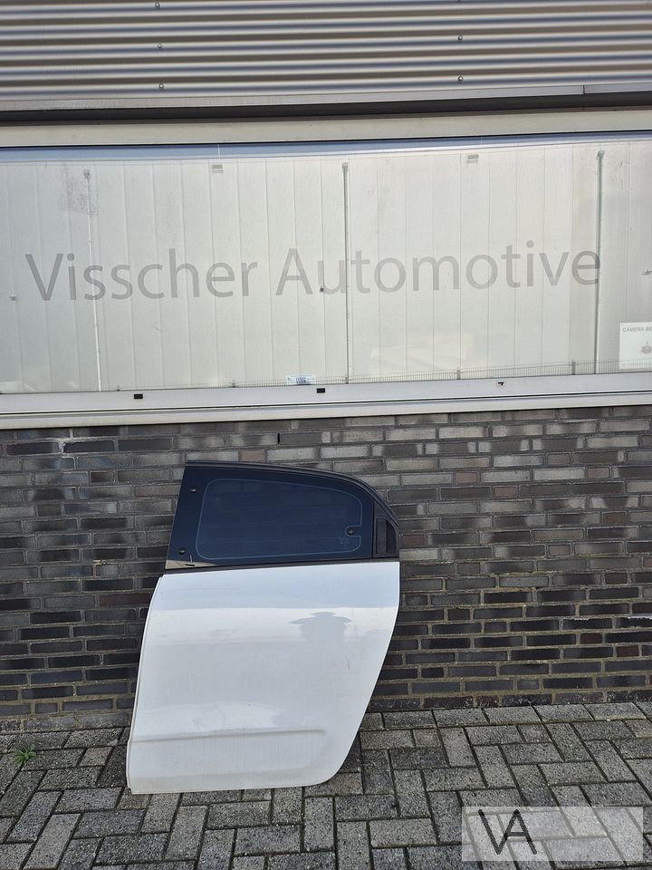 Deur links achter van Renault Twingo 3 2015 - 2022 wit €100