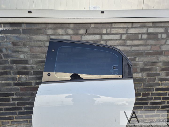 Deur links achter van Renault Twingo 3 2015 - 2022 wit €100 – Foto 3