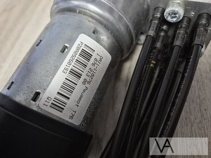 Cabrio dakpomp met motor van Peugeot 308 cc 2009 - 2015 €300 – Foto 5
