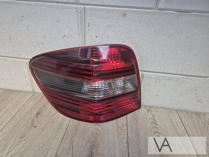 Achterlicht links van Mercedes ML W164 2005 tot 2009 smoke – Photo 3