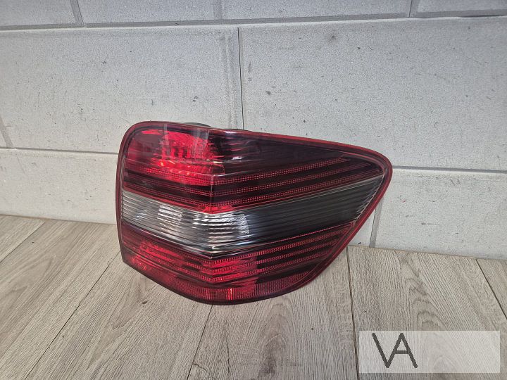 Achterlicht rechts van Mercedes ML W164 2005 tot 2009 smoke – Photo 3
