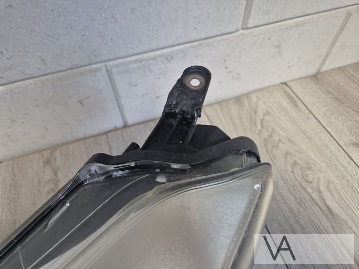 Koplamp links LED van Toyota Yaris hybrid 2012 - 2017 €100 – Foto 5