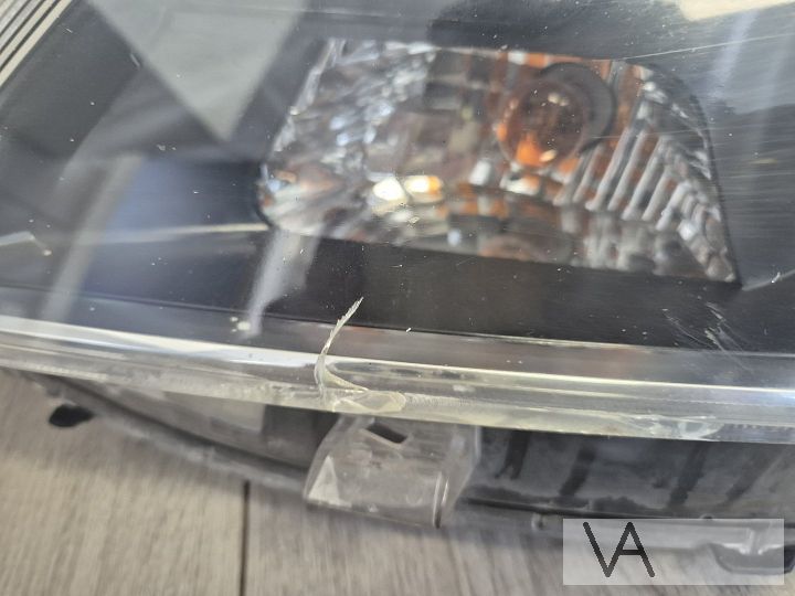 Koplamp links LED van Toyota Yaris hybrid 2012 - 2017 €100 – Foto 8