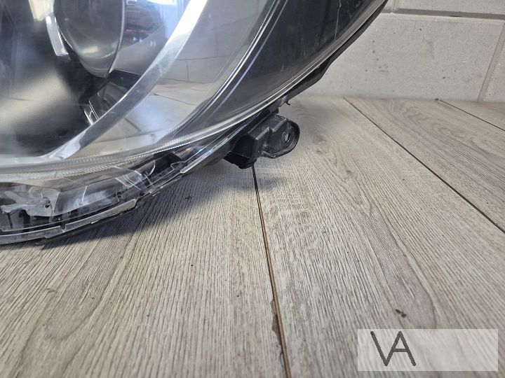 Koplamp links LED van Toyota Yaris hybrid 2012 - 2017 €100 – Foto 9