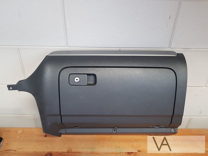 VW Golf 6 2008 - 2012 dashboardkastje kast nette staat €30