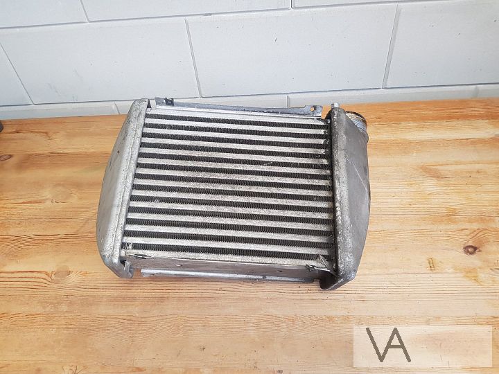 Audi RS6 2002 - 2005 intercooler rechts 077145806F 4.2 €100