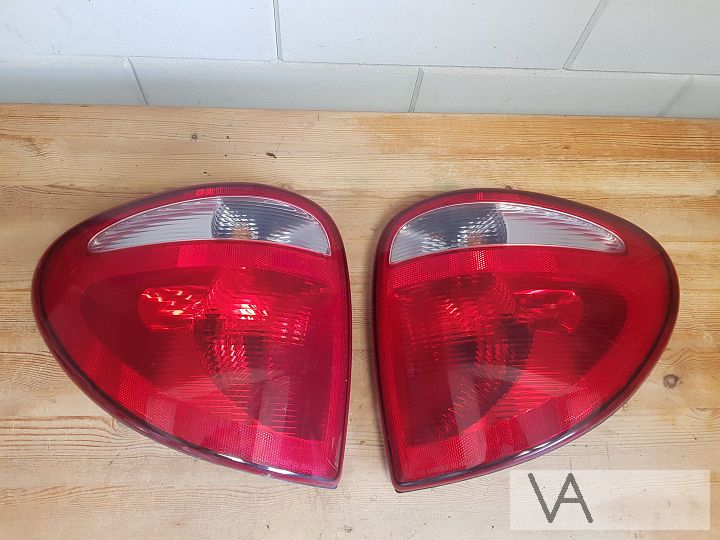 Chrysler Voyager / Town Country set achterlichten USA €100