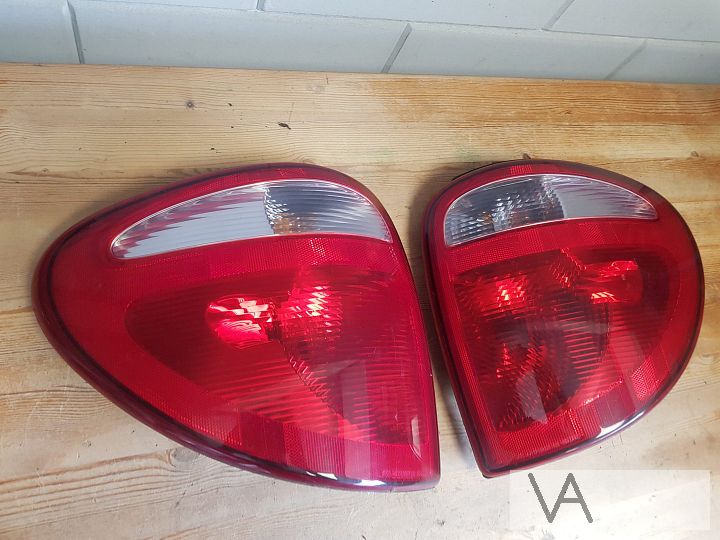 Chrysler Voyager / Town Country set achterlichten USA €100 – Foto 2