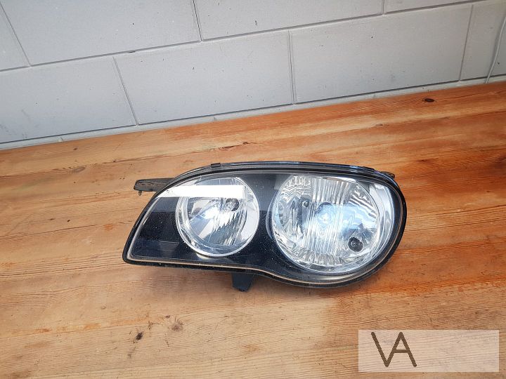 Toyota Corolla 1999 - 2002 koplamp links KOITO schadevrij