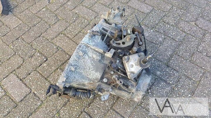 Versnellingsbak Peugeot 406 en 607 2.2 benzine 20LM20 €100 – Foto 2