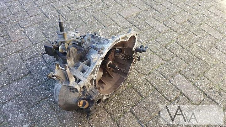 Versnellingsbak Peugeot 406 en 607 2.2 benzine 20LM20 €100 – Foto 3
