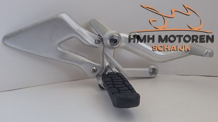Compleet voetsteun rechts, voetrem KTM Duke 990 610030390001