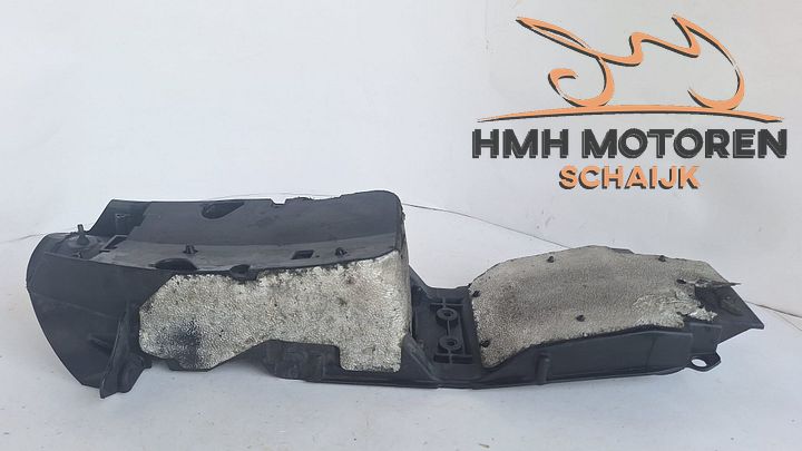 KTM 990 Super Duke onderkuip achterbasis accubak 61108019000