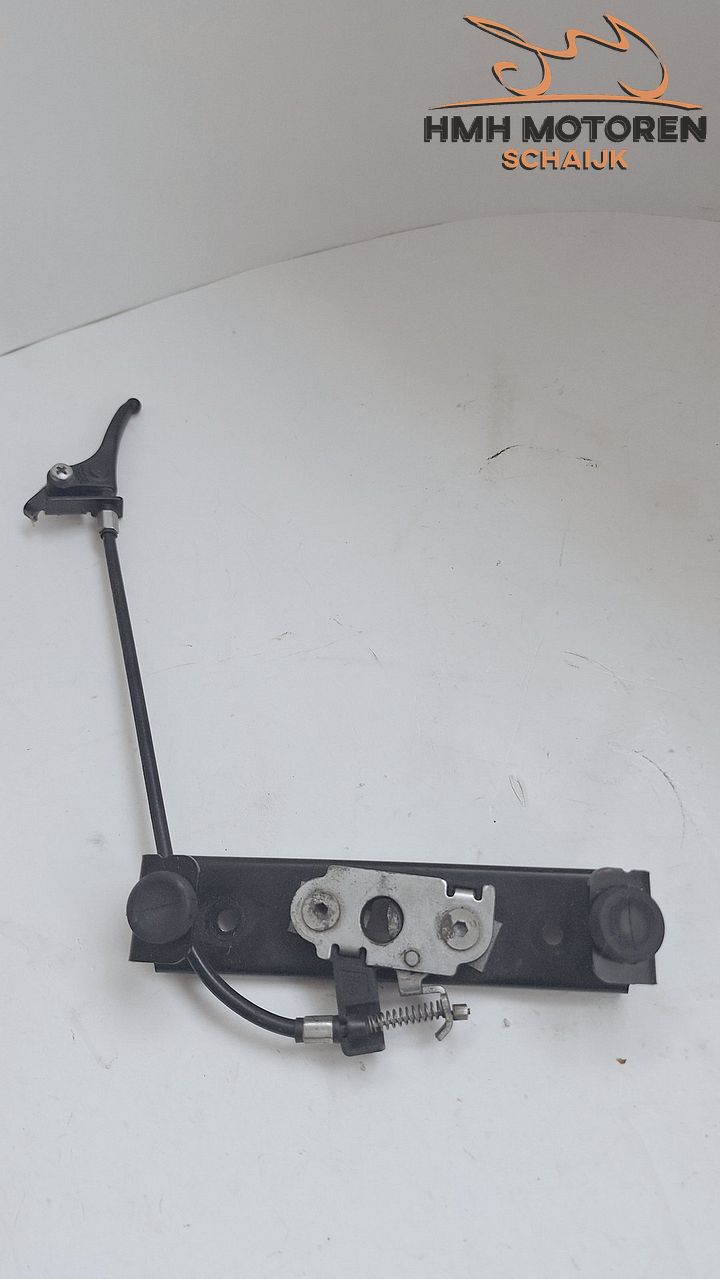 KTM 990 Super Duke R zadelslot seat lock kabel bevestiging