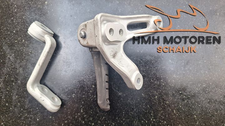 KTM 690 Duke R Passagier Voetsteun Rechts Complete set  – Foto 4