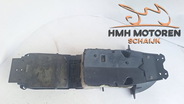 KTM 990 Super Duke onderkuip achterbasis 61108019000 – Foto 3