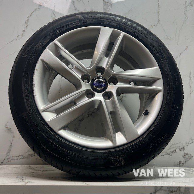 Volvo V40 V60 245/45/17 INCH MICHELIN ZOMERSET – Foto 2