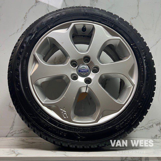 Volvo XC70 235/50/18 INCH Origineel Winterset 