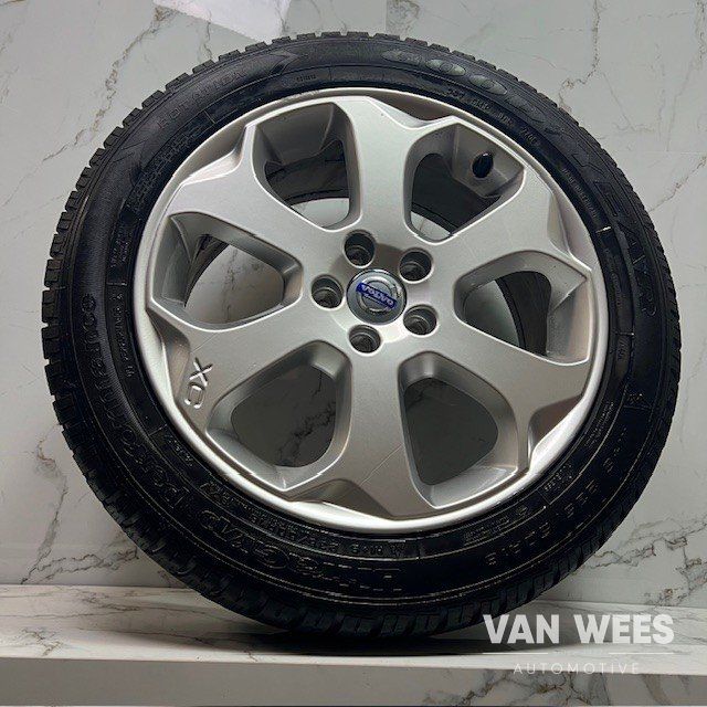 Volvo XC70 235/50/18 INCH Origineel Winterset  – Foto 2