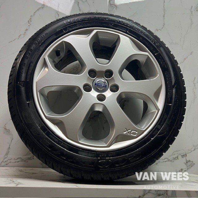Volvo XC70 235/50/18 INCH Origineel Winterset  – Foto 3