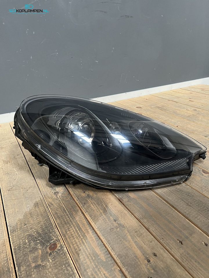 Porsche Macan 95B Black Xenon led koplamp rechts – Foto 4