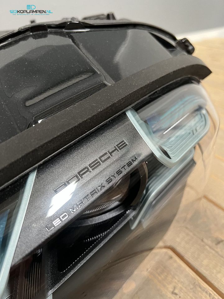Porsche Taycan 9J1 Matrix led koplamp links – Foto 5