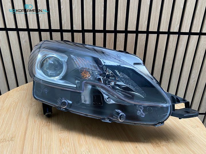 Peugeot 2008 facelift H7 Led koplamp rechts GT Line zwart – Foto 3