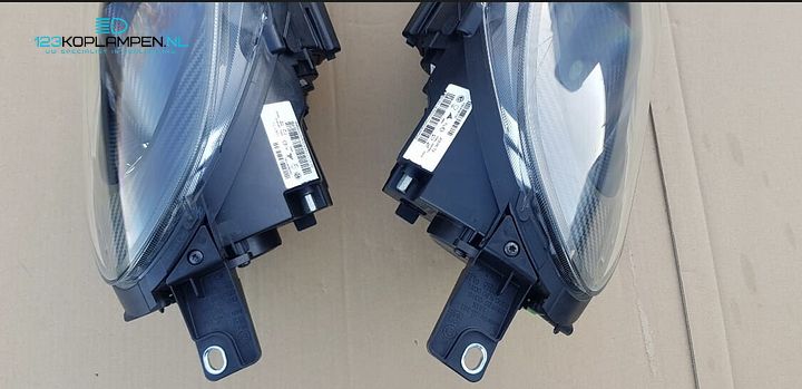 Alfa Romeo Giulietta Xenon LED Carbon koplamp koplampen links rechts  – Foto 10