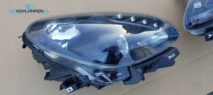 Alfa Romeo Giulietta Xenon LED Carbon koplamp koplampen links rechts  – Foto 2