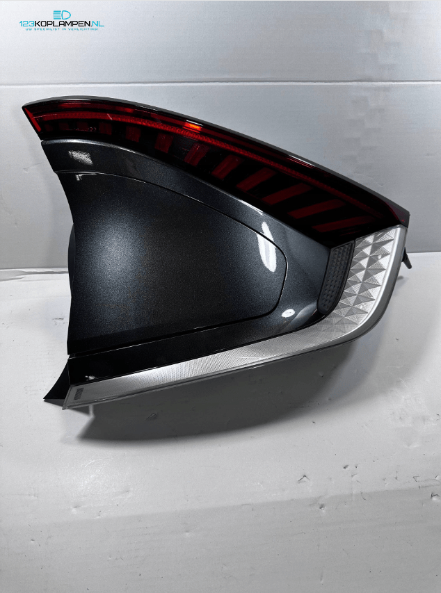 Kia EV6 Achterlicht Laadpunt rechts – Foto 2