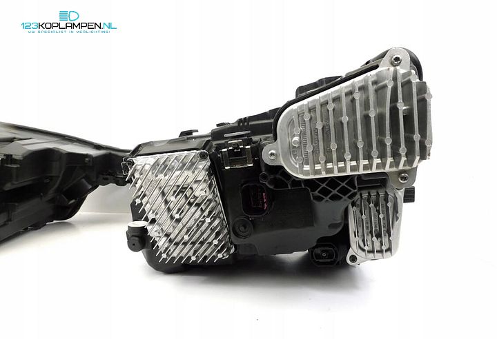 Audi E Tron 4KE Digital Matrix Koplamp links rechts – Foto 14