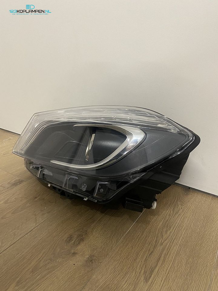 Mercedes W176 A Klasse AMG Bi-Xenon koplamp links edition rood – Foto 4