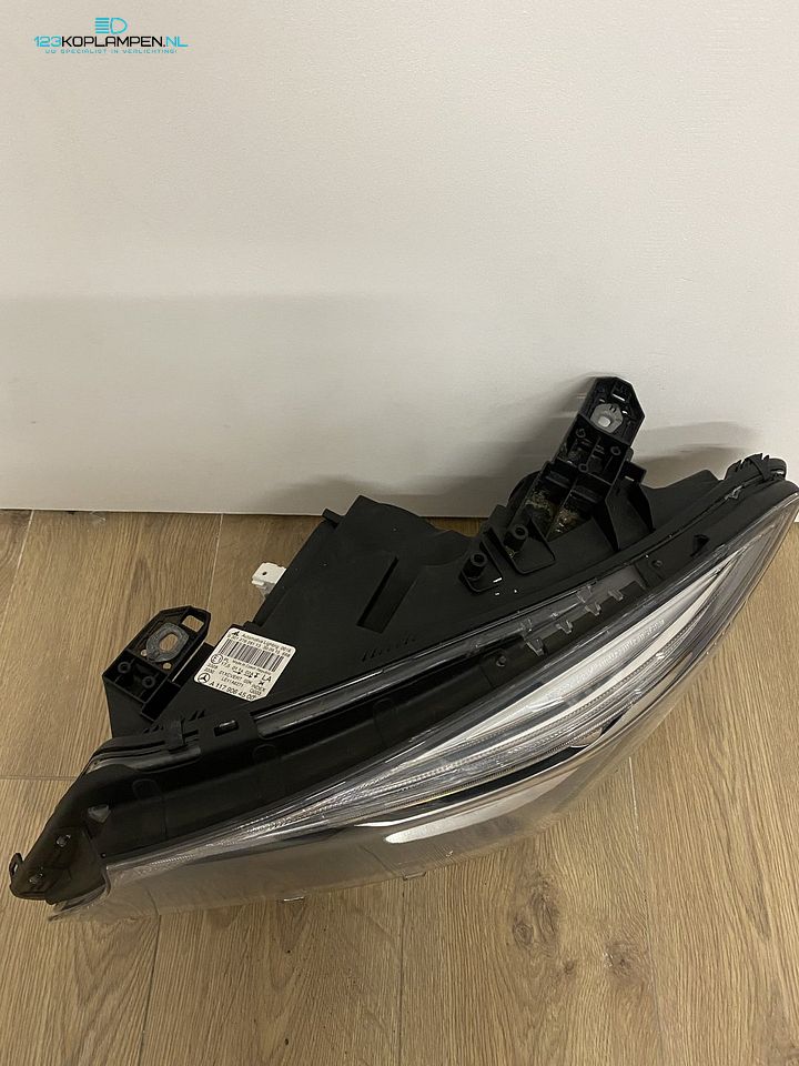 Mercedes W117 CLA ILS Xenon koplamp links – Foto 5
