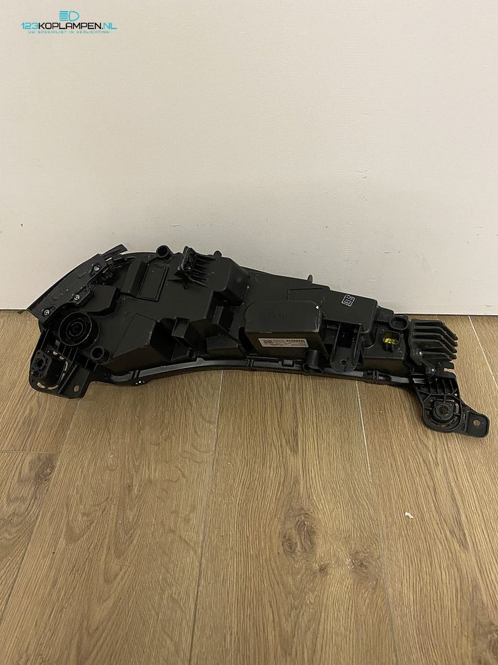 Lynk & Co Full Led koplamp links – Foto 7