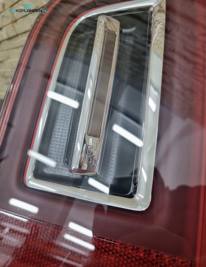 Rolls Royce Cullinan Achterlicht links rechts – Foto 3