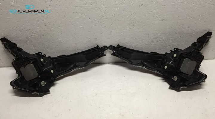 Toyota Prius Koplamp Koplampen links rechts – Foto 5