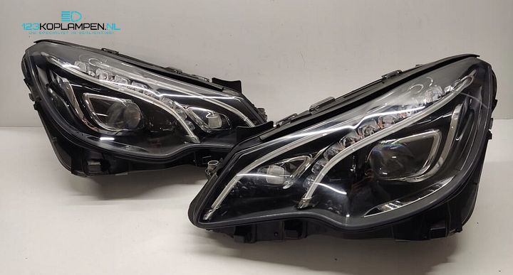 Mercedes E Klasse Coupe 207 Facelift Full Led Koplamp links rechts – Foto 2